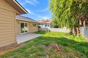 128 Fawn Cir, Shady Cove, OR 97539 - Photo 17