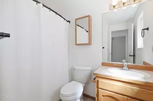 1983 NE Jackson Ave, Bend, OR 97701 - Photo 19