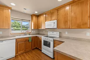 106 Westbrook Dr, Rogue River, OR 97537 - Photo 7
