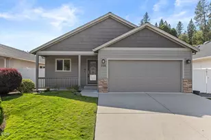 106 Westbrook Dr, Rogue River, OR 97537 - Photo 1