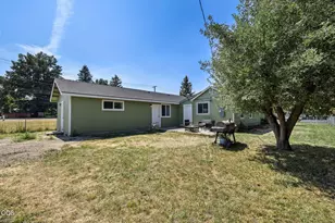 834 NW Ewen St, Prineville, OR 97754 - Photo 3