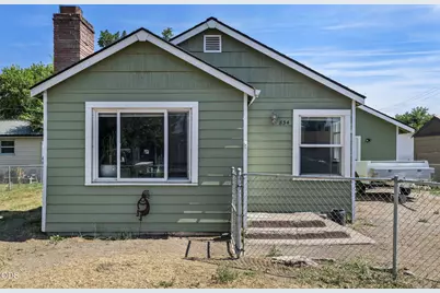 834 NW Ewen Street, Prineville, OR 97754 - Photo 1
