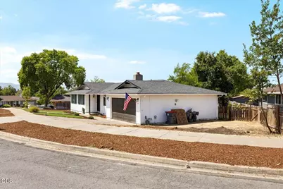 1789 Inverness Drive, Medford, OR 97504 - Photo 3