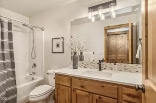 60813 Grand Targhee Dr, Bend, OR 97702 - Photo 21