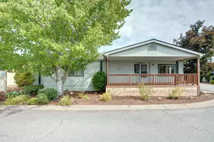 2398 Mulberry Ct, Grants Pass, OR 97527 - Photo 3