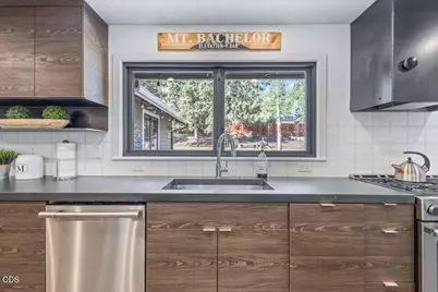 1510 NW West Hills Avenue, Bend, OR 97703 - Photo 13