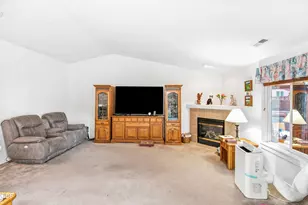 2227 SW Newberry Ct, Redmond, OR 97756 - Photo 5