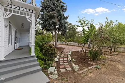 540 E California Street, Jacksonville, OR 97530 - Photo 5