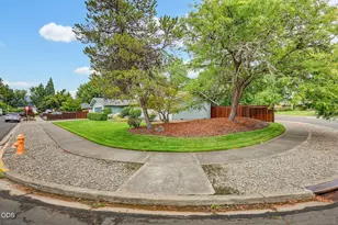 1964 Camellia Ave, Medford, OR 97504 - Photo 35