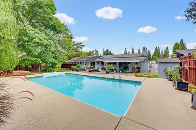 1964 Camellia Avenue, Medford, OR 97504 - Photo 11