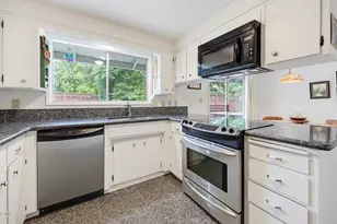 1964 Camellia Ave, Medford, OR 97504 - Photo 21