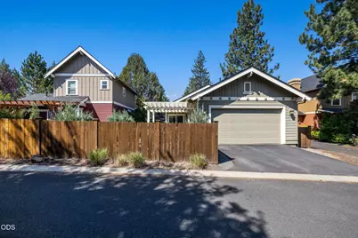 762 NW Mount Washington Drive, Bend, OR 97703 - Photo 25