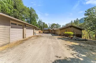 12330 E Evans Creek Rd, Rogue River, OR 97537 - Photo 37