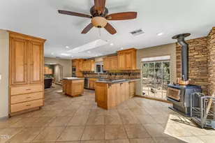 12330 E Evans Creek Rd, Rogue River, OR 97537 - Photo 11