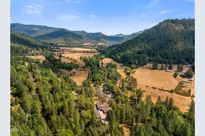12330 E Evans Creek Road, Rogue River, OR 97537 - Photo 49