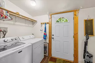 8550 E Evans Creek Rd, Rogue River, OR 97537 - Photo 35