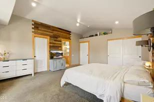 61390 Merriewood Ct, Bend, OR 97702 - Photo 13