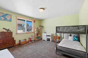 61390 Merriewood Ct, Bend, OR 97702 - Photo 17