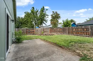 1134 Coachman Dr, Central Point, OR 97502 - Photo 23