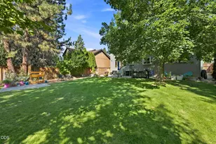 19863 Porcupine Dr, Bend, OR 97702 - Photo 9