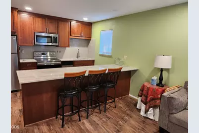 56856 Enterprise Drive # C6, Bend, OR 97707 - Photo 3