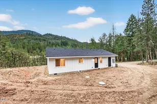 5220 Hwy 227, Trail, OR 97541 - Photo 27