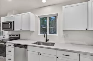 5220 Hwy 227, Trail, OR 97541 - Photo 13