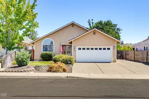 537 SW Wagner Meadows Dr, Grants Pass, OR 97526 - Photo 1