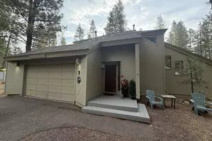 57384 Acacia Ln, Sunriver, OR 97707 - Photo 3