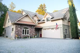 347 Peckerwood Ln, Grants Pass, OR 97527 - Photo 37