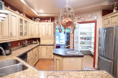 347 Peckerwood Lane, Grants Pass, OR 97527 - Photo 11