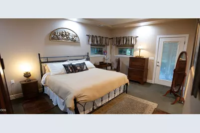 347 Peckerwood Lane, Grants Pass, OR 97527 - Photo 13