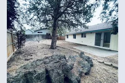2026 NE Hall Circle, Bend, OR 97701 - Photo 31