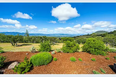 7012 Pine Ridge Drive, Medford, OR 97504 - Photo 59