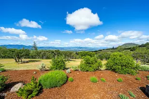 7012 Pineridge Dr, Medford, OR 97504 - Photo 59