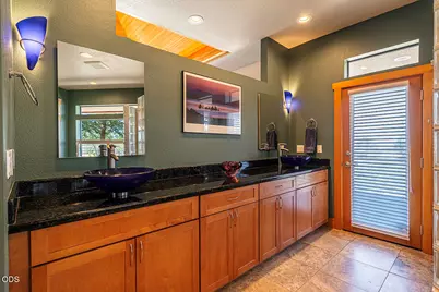 7012 Pine Ridge Drive, Medford, OR 97504 - Photo 35