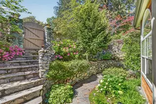 1071 Wildwood Way, Ashland, OR 97520 - Photo 7