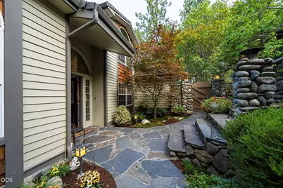 1071 Wildwood Way, Ashland, OR 97520 - Photo 5