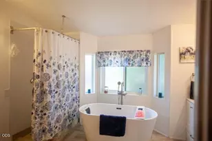 1058 Hemlock Ln, Grants Pass, OR 97527 - Photo 9