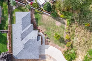 1630 Summer Pl, Talent, OR 97540 - Photo 5