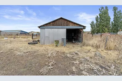 2717 Old Midland Road, Klamath Falls, OR 97603 - Photo 49