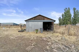 2717 Old Midland Rd, Klamath Falls, OR 97603 - Photo 49