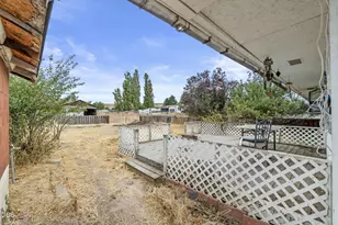 2717 Old Midland Rd, Klamath Falls, OR 97603 - Photo 37