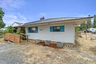 2717 Old Midland Rd, Klamath Falls, OR 97603 - Photo 5