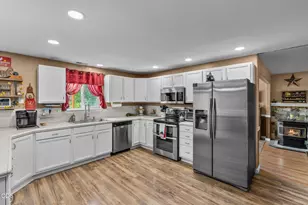 3238 SW Lava Ave, Redmond, OR 97756 - Photo 5