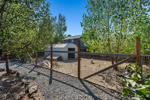 3238 SW Lava Ave, Redmond, OR 97756 - Photo 33