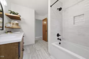 2261 NW 7th St, Bend, OR 97703 - Photo 53