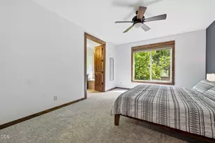 60826 Whitney Pl, Bend, OR 97702 - Photo 23