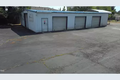 1123 NW 6th Street, Redmond, OR 97756 - Photo 3