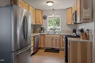3242 NE Woodbury Ct, Bend, OR 97701 - Photo 3